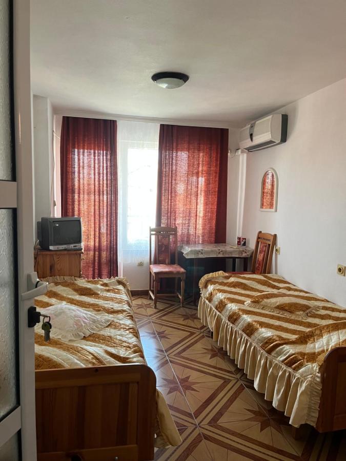 נסבר Central Guesthouse מראה חיצוני תמונה