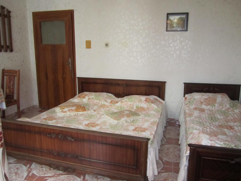נסבר Central Guesthouse מראה חיצוני תמונה
