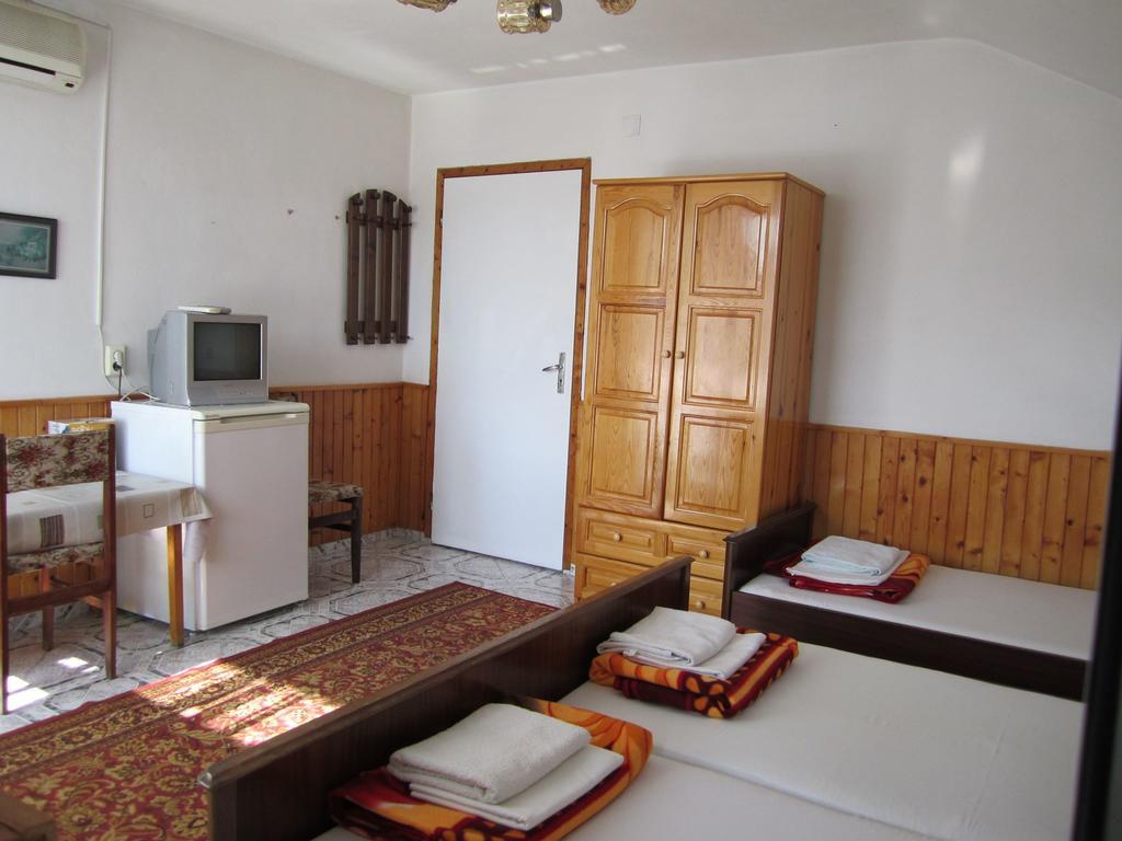 נסבר Central Guesthouse מראה חיצוני תמונה