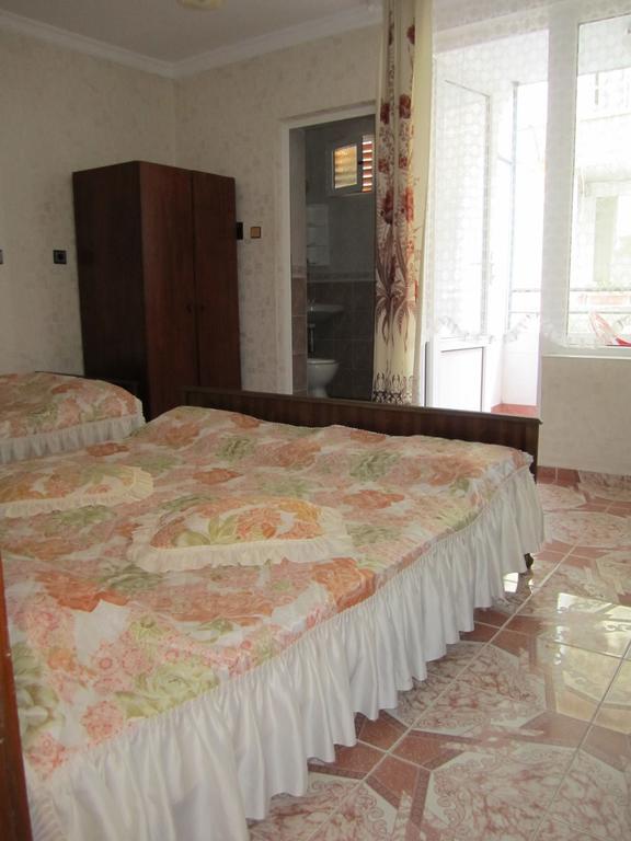 נסבר Central Guesthouse מראה חיצוני תמונה