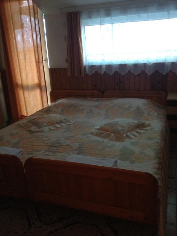 נסבר Central Guesthouse מראה חיצוני תמונה